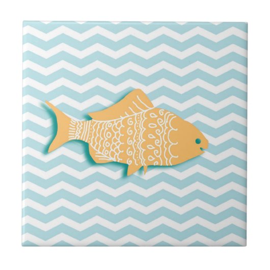 Goldfisch auf Minzblau Zickzack Fliese (Vorderseite)