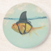 Goldfisch mit einer Haifischflosse Getränkeuntersetzer (Vorne)