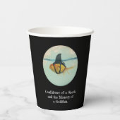 Goldfisch mit Hai-Flosse Konfetti Pappbecher (Rückseite)