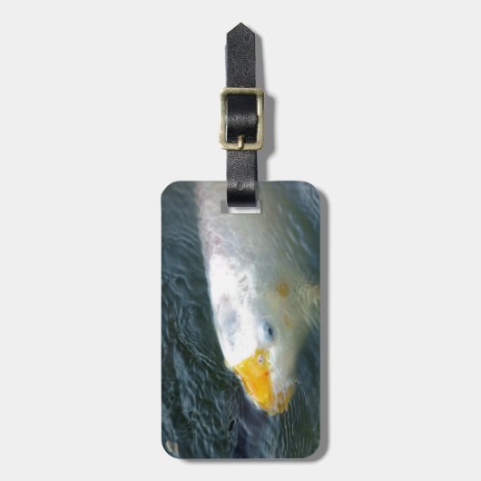 Goldfish im See Gepäckanhänger (Vorderseite vertikal)