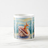Goldfish in Aquarellfarben in KorallenMuschel Kaffeetasse (Mittel)
