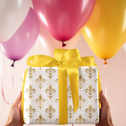 Goldfleur-de-lis-nahtloses Muster auf weiß Geschenkpapier