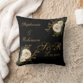 Goldflorale auf Schwarz-Monogramm-Logo-Hochzeit Kissen (Decke)
