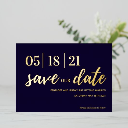 Goldfolienskript für die Marine und Rosa Rosa Save Folieneinladung (Stehend vorne)