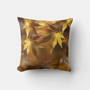 Goldgelbe Herbst-Ahornblätter Kissen