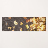 Goldgelber Ahorn verlasse Herbstasphalt Monogramm Yogamatte (Vorderseite (Horizontal))