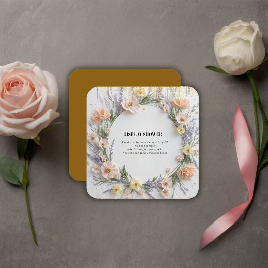 Goldgepresste Wildblume in der Blütendusche Begleitkarte