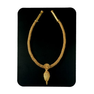 Goldhalskette mit Eichelanhänger von Monte Luna Magnet