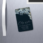 Goldhochzeiten im Wasserfarbenbereich ändern das D Magnet<br><div class="desc">Der Datums-Magnet ist mit einem Aquarellpinselstrich in tiefen marineblauen Farben und goldenen Akzenten, die Wellen am Strand imitieren, ausgestattet und eignet sich somit hervorragend für eine Hochzeit im Sommer oder am Strand. Es ist minimalistisch und elegant in Layout und Schriftart-Auswahl, auch sehr einfach zu anpassen. Andere Artikel aus dieser Kollektion...</div>