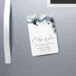Goldhochzeiten im Wasserfarbenbereich ändern das D Magnet<br><div class="desc">Der Datums-Magnet ist mit einem Aquarellpinselstrich in tiefen marineblauen Farben und goldenen Akzenten, die Wellen am Strand imitieren, ausgestattet und eignet sich somit hervorragend für eine Hochzeit im Sommer oder am Strand. Es ist minimalistisch und elegant in Layout und Schriftart-Auswahl, auch sehr einfach zu anpassen. Andere Artikel aus dieser Kollektion...</div>