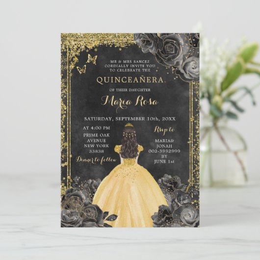 Goldkleid und Black Rose Royale Quinceañera Einladung (Stehend Vorderseite)