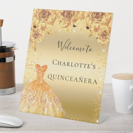 Goldkleidung aus Quinceanera Glitzer Begrüßung Sockelschild (In Situ)