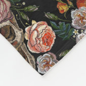 Goldkrone Schädel Rote Rosen Dunkles Gotisches Hal Fleecedecke (Ecke)