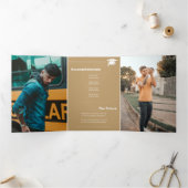 Goldkühne Graduate Letters and Cap Abschluss Dreifach Gefaltete Ankündigung (Innenseite)