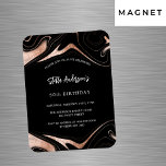 Goldmarmor aus schwarzer Rose Geburtstagsfeier Magnet<br><div class="desc">Ein schwarzer Hintergrund. Dekoriert mit goldenen Marmorvenen aus Rose. Personalisieren Sie Ihren Namen und Ihre Party-Daten und fügen Sie diese hinzu. Weißer Text.</div>