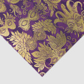 Goldmasquerade-Masken auf Lila Muster Seidenpapier (Ausschnitt)