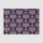 Goldmenora Seidenpapier<br><div class="desc">Muster der jüdischen Menorah mit Kerzen auf blauem Hintergrund Geschenkpapier.</div>