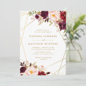 Goldrahmen-Bordeaux-Blütenhochzeit Einladung (Stehend Vorderseite)