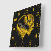 Goldschmiedeportrait mit Wald-Silhouette Quadratische Wanduhr (Winkel)