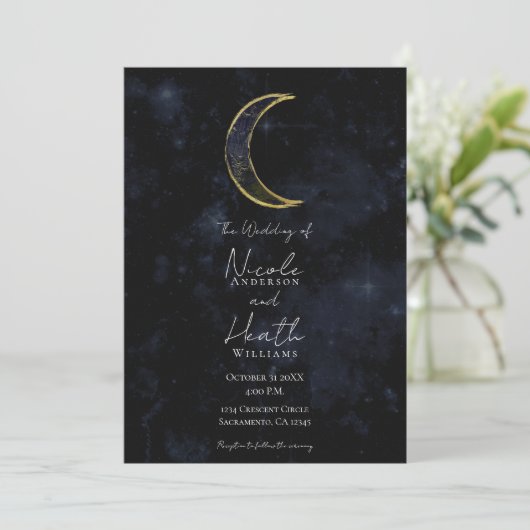 Goldschwarzer Mond Celestial Night Starry Wedding Einladung (Stehend Vorderseite)