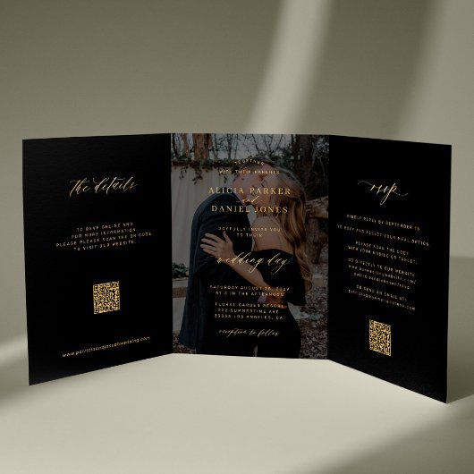 Goldschwarzes Foto Hochzeit RSVP Details QR-Code Dreifach Gefaltete Einladung