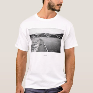 Goldstrand, Oregon-Docks und Brücke über Gauner T-Shirt