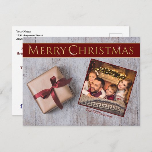 Goldweihnachtsgeschenk auf Snowy Deck Foto Postkarte (Vorne/Hinten)