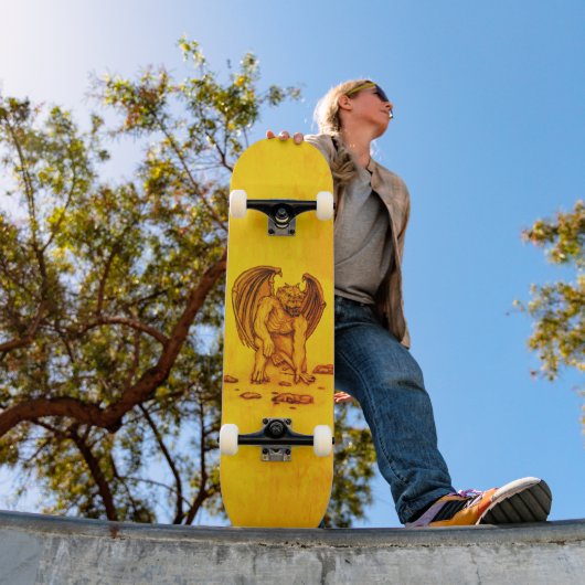 Golem Gargoyle Skateboard (Außenbereich 1)