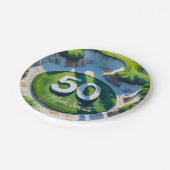 Golf 50. Geburtstag auf Golfplatz Pappteller (Schrägansicht)