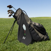 Golf Ball auf einem T-Shirt Black Initials Golfhandtuch (Gras)