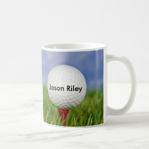 Golf Ball auf rotem Tee Kaffeetasse