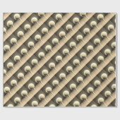 Golf Ball auf T-Shirt Wrapping Paper Geschenkpapier (Flach)