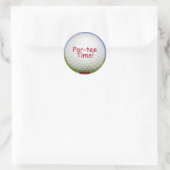 Golf Ball on Red T-Shirt Par T-Shirt Runder Aufkleber (Tasche)