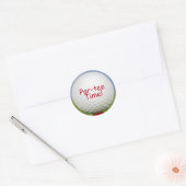 Golf Ball on Red T-Shirt Par T-Shirt Runder Aufkleber (Umschlag)