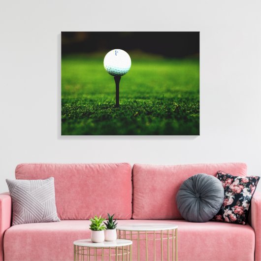 Golf Ball on T-Shirt, Rich Green Turf Canvas Print Leinwanddruck (Insitu (Wohnzimmer))