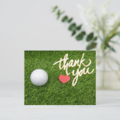 Golf Ball Red heart on green mit Liebe Vielen Dank Postkarte (Stehend Vorderseite)