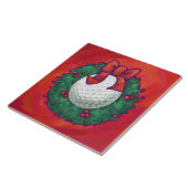 Golf Ball Weihnachtskranz auf Rot Fliese (Seite)