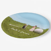 Golf Braun und Bräutigam mit Golf Ball Tee Hochzei Pappteller (Schrägansicht)