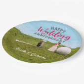 Golf Braun und Bräutigam mit Golf Ball Tee Hochzei Pappteller (Schrägansicht)