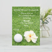 Golf Brautparty mit Ball und Blume auf Grün I Einladung (Stehend Vorderseite)