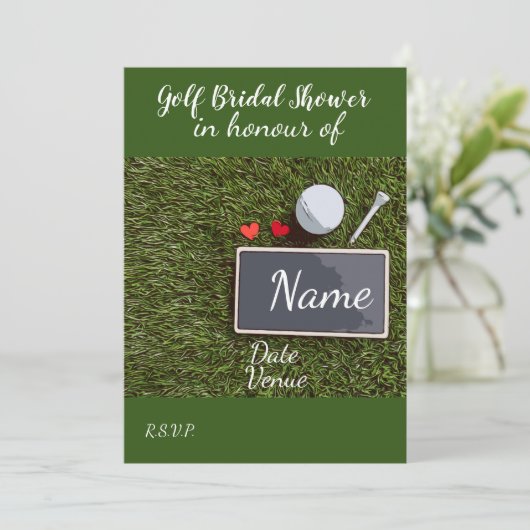 Golf Brautparty mit Golfball und Liebe Herz Einladung (Stehend Vorderseite)