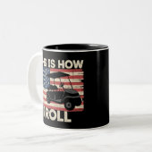Golf Cart Driver This is How I Roll American Flag  Zweifarbige Tasse (Vorderseite Links)