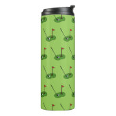Golf Course Hole mit Flaggenmuster Thermosbecher (Nach links gedreht)