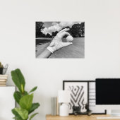 Golf Glove Holding Ball auf dem Weg Poster (Heimbüro)