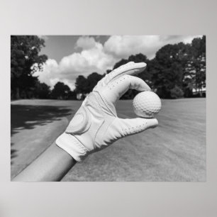 Golf Glove Holding Ball auf dem Weg Poster