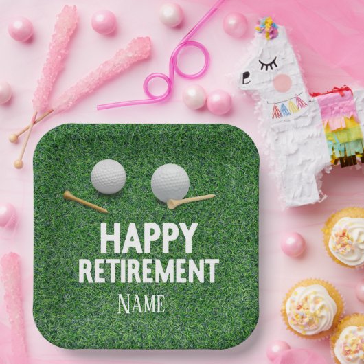Golf Happy Rente im grünen Hintergrund Pappteller (Party)