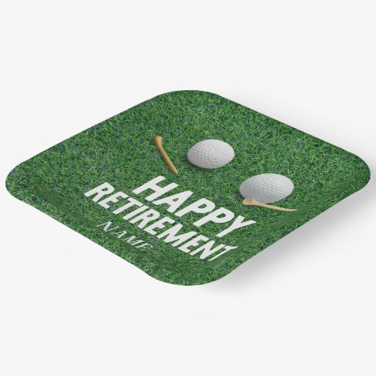 Golf Happy Rente im grünen Hintergrund Pappteller (Gewinkelt)