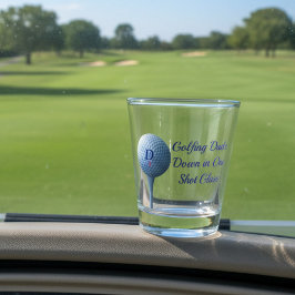 Golf hinunter in einem Golfer-Shooting-Glas Schnapsglas