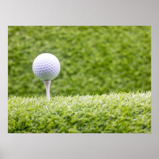 Golf ist auf grünem Grasboden Poster (Vorne)