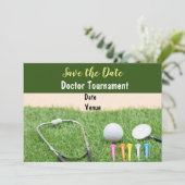 Golf ist mein Therapiegolf und Stethoskop Einladung (Stehend Vorderseite)